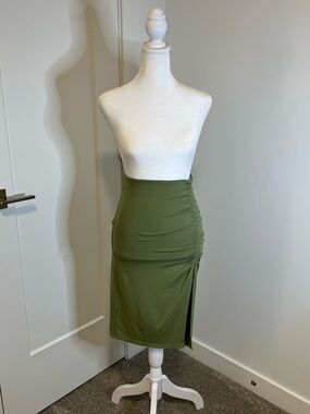 Aritzia WILFRED FREE Ruched Olive Green Skirt - FREE SHIPPING on Bundles $85+